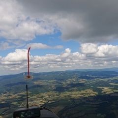 Flugwegposition um 13:11:31: Aufgenommen in der Nähe von Gmina Międzylesie, Polen in 1496 Meter